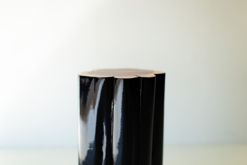 Black-outdoor-stump-table-natural-top-06