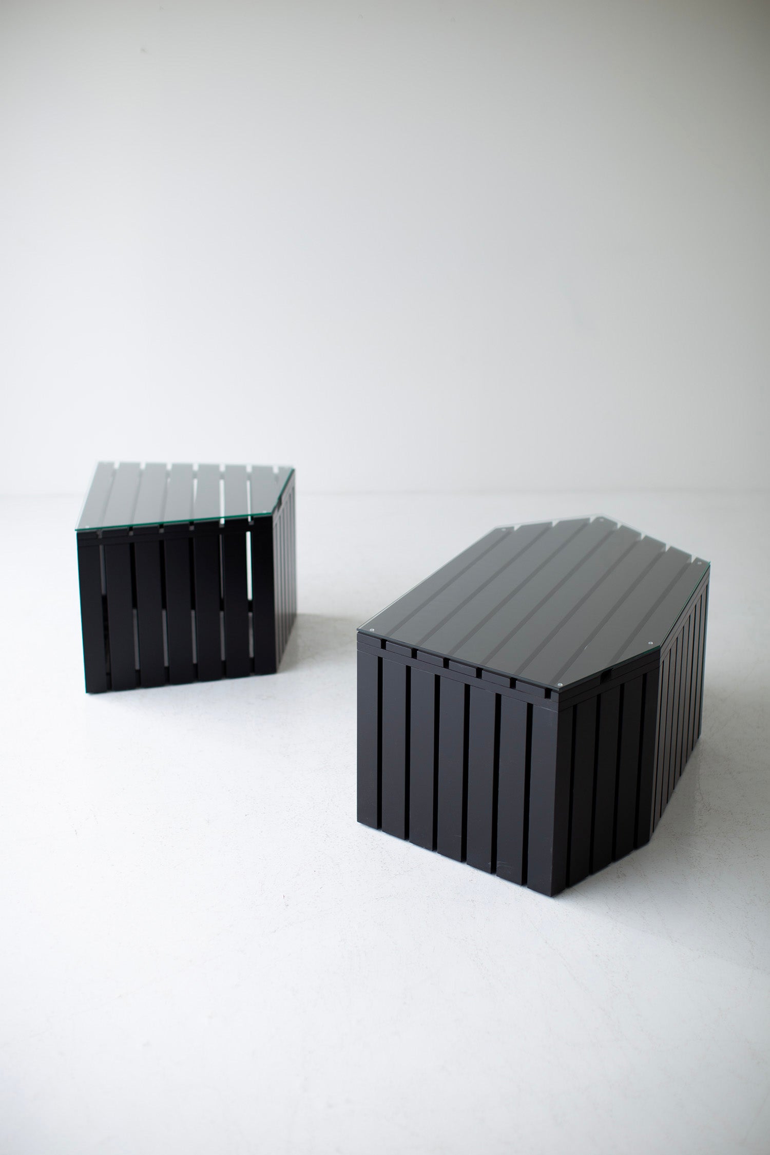 Modern-Patio-Furniture-Crag-Coffee-Table-09