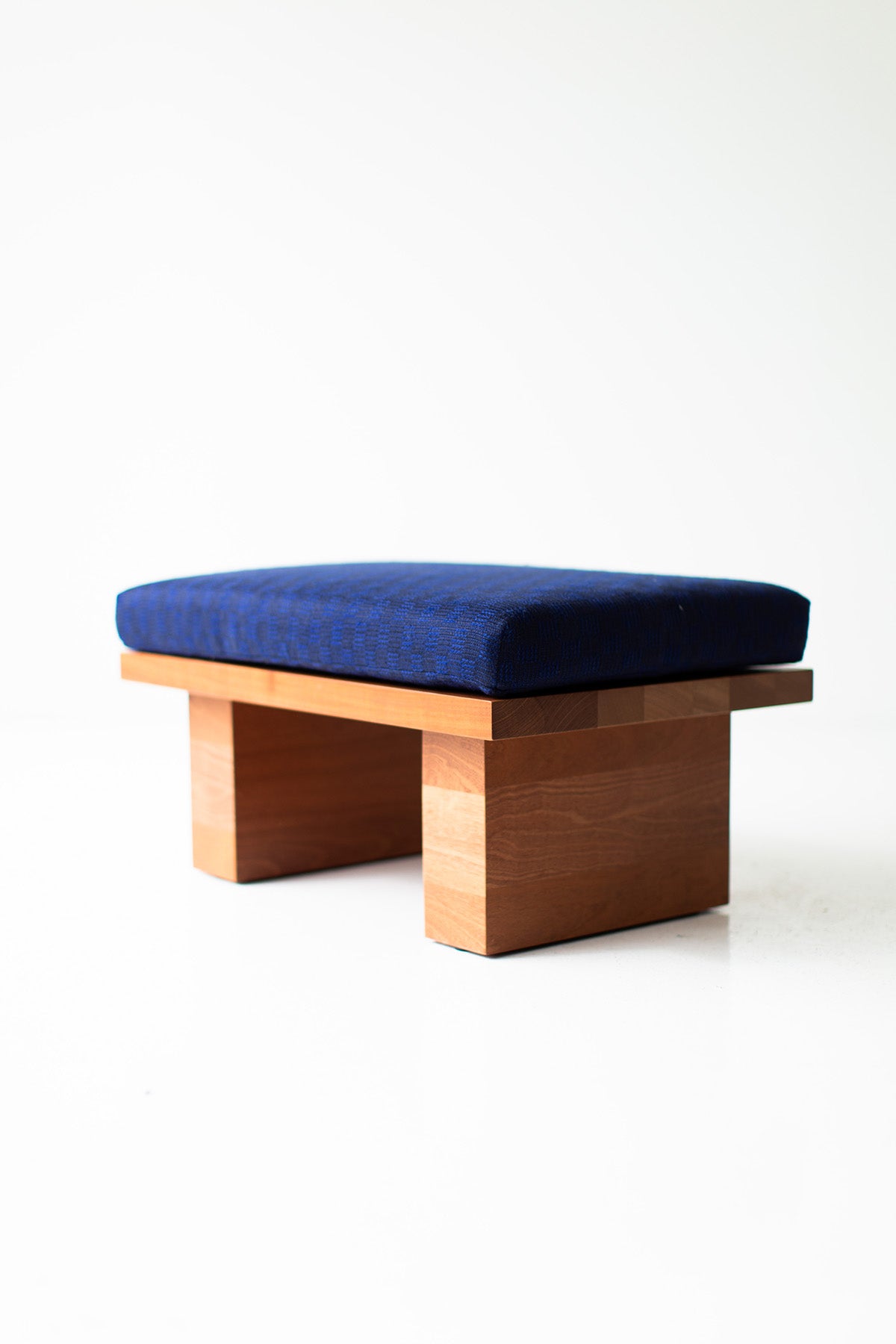 Modern-Patio-Furniture-Suelo-Chair-Ottoman-02