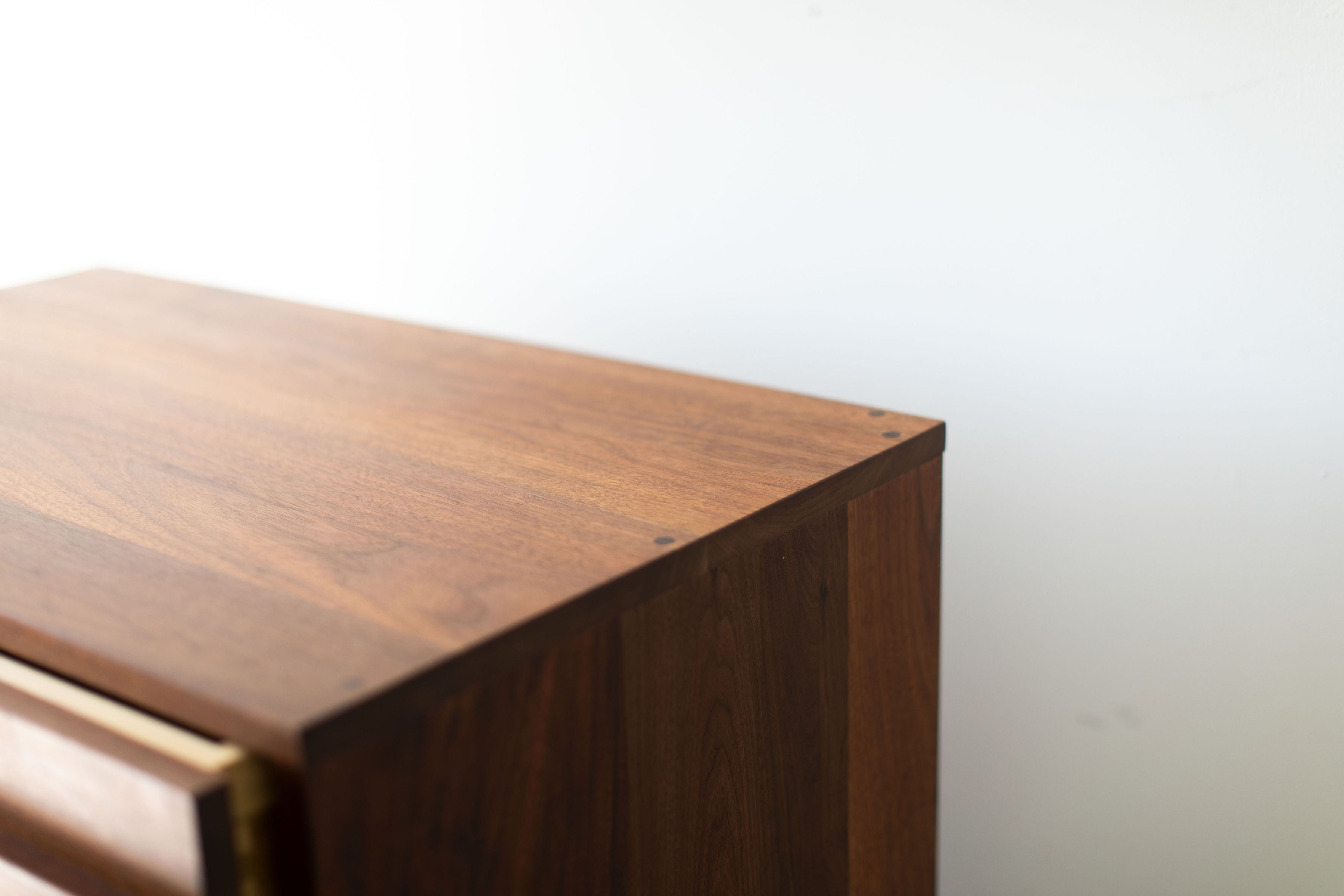 Modern-Dresser-Version-2-05