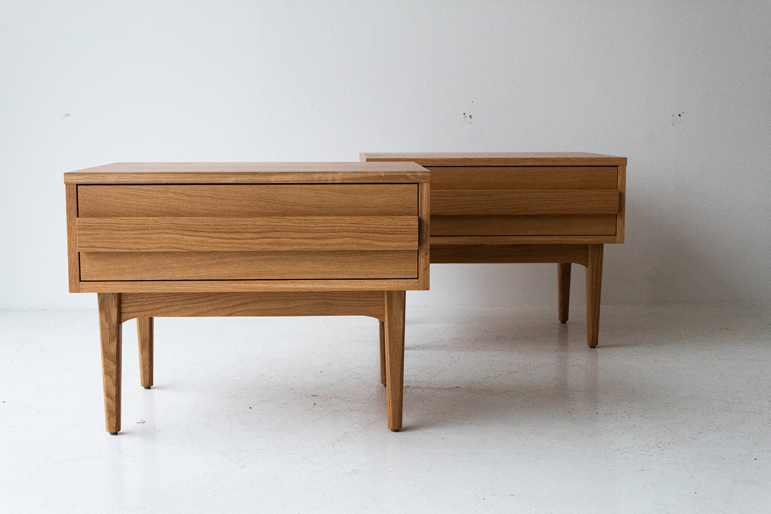 Modern-White-Oak-Nightstands-02