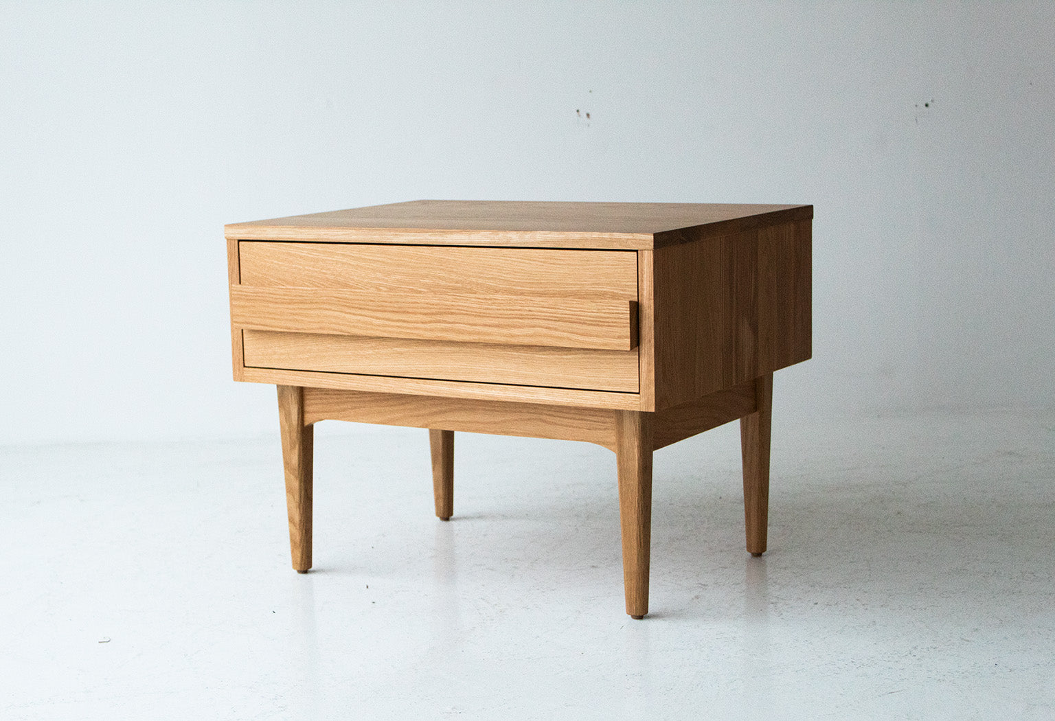 Modern-White-Oak-Nightstands-08