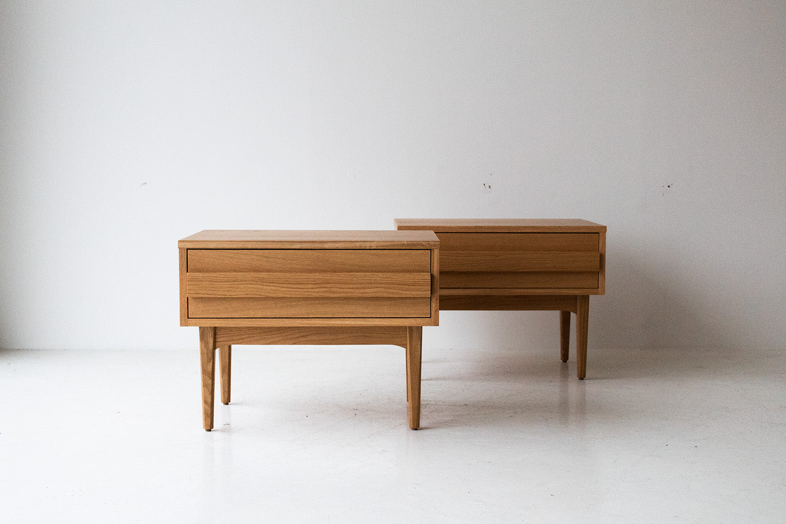 Modern-White-Oak-Nightstands-09