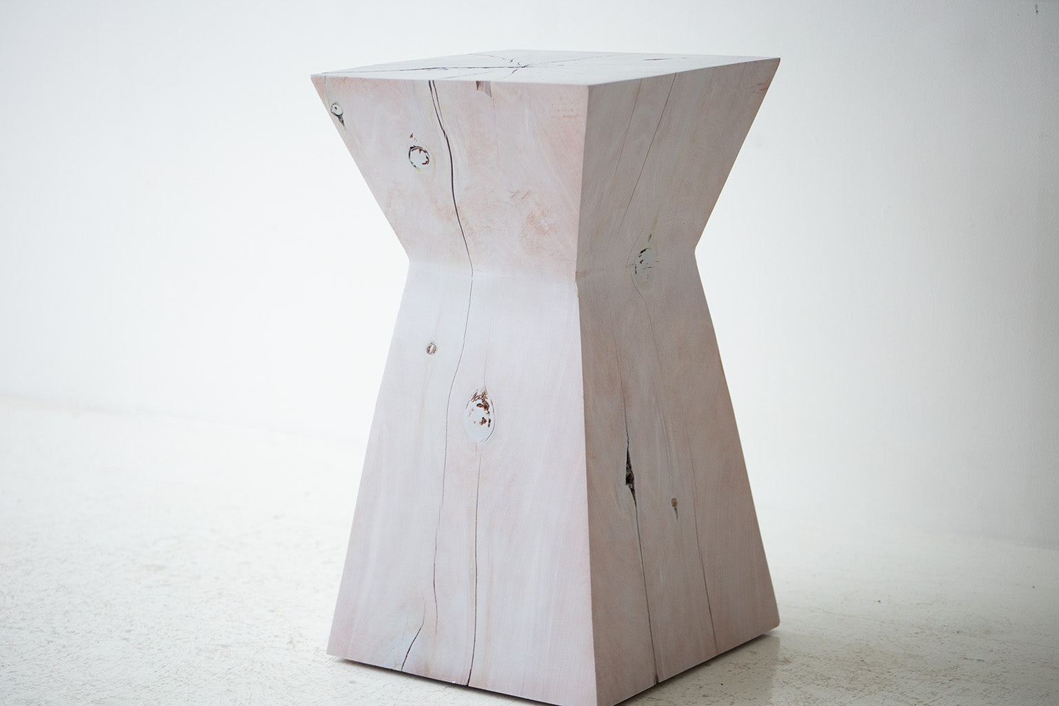 sculpted-stump-table-sol-04
