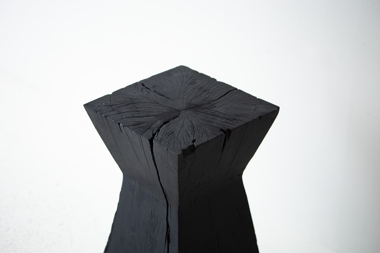 sculpted-stump-table-sol-12