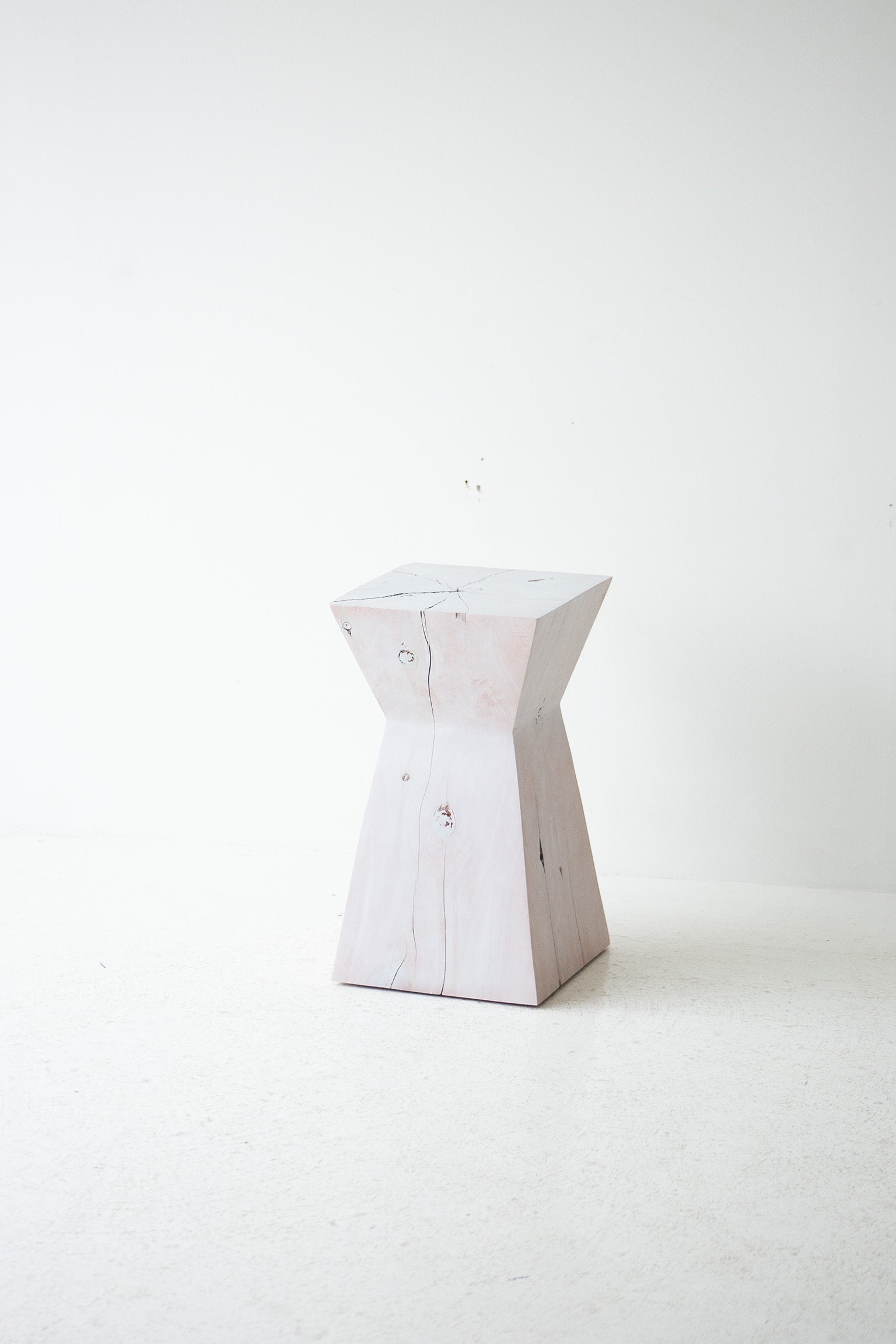 sculpted-stump-table-sol-13