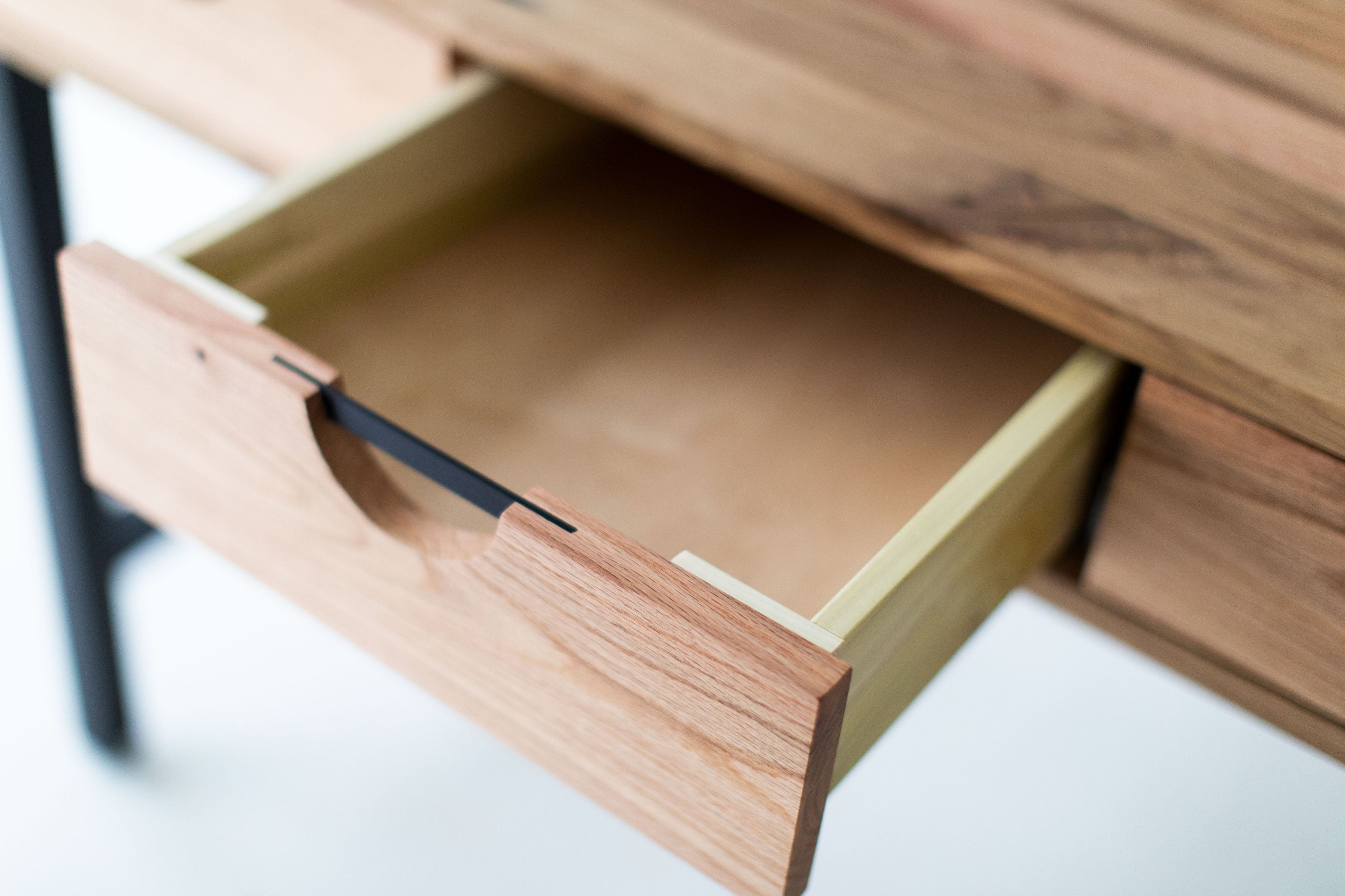 Simple-Modern-Desk-Cali-Collection-05