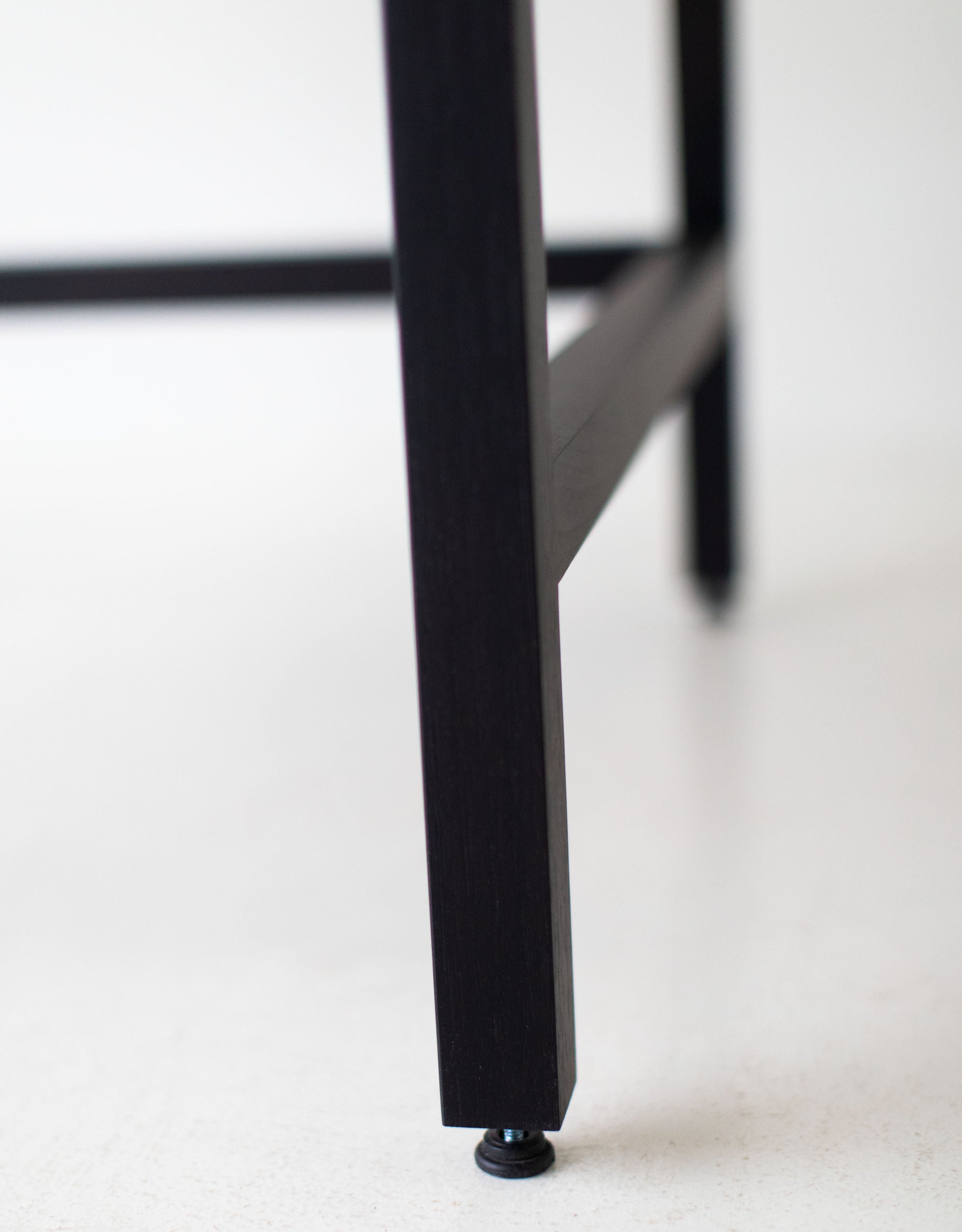 Simple-Modern-Desk-Cali-Collection-09
