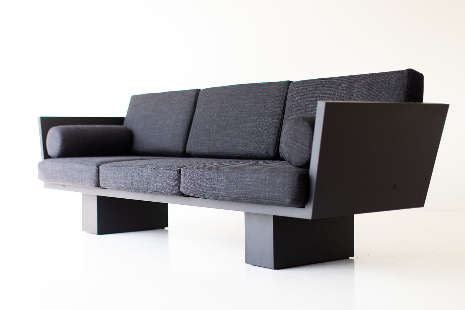 Suelo-Modern-Outdoor-Sofa-03
