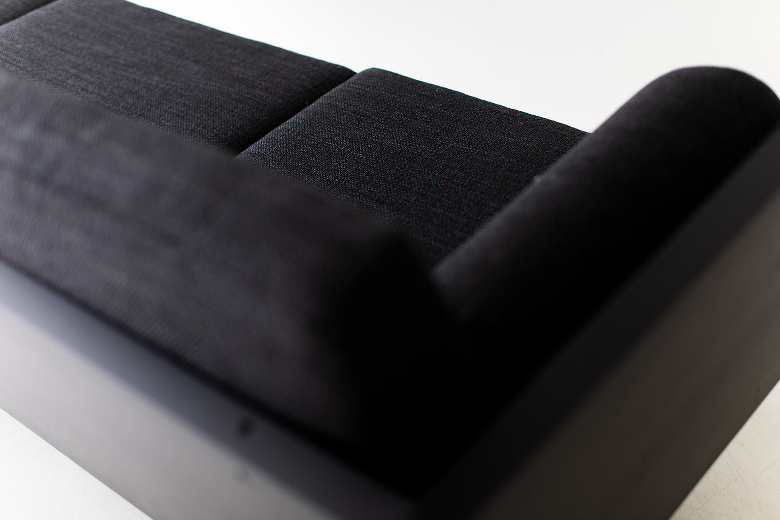 Suelo-Modern-Outdoor-Sofa-09