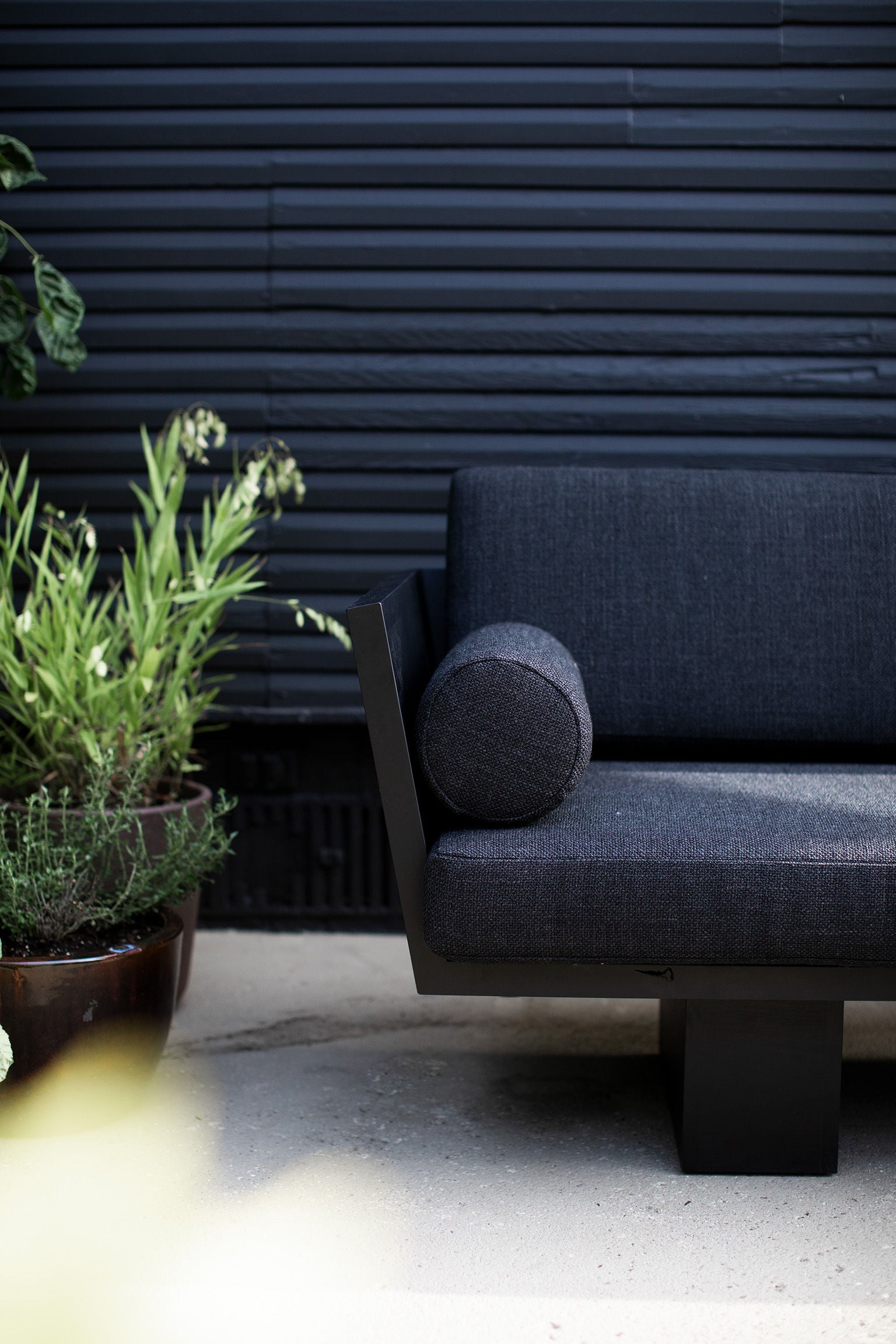 Suelo-Modern-Outdoor-Sofa-12
