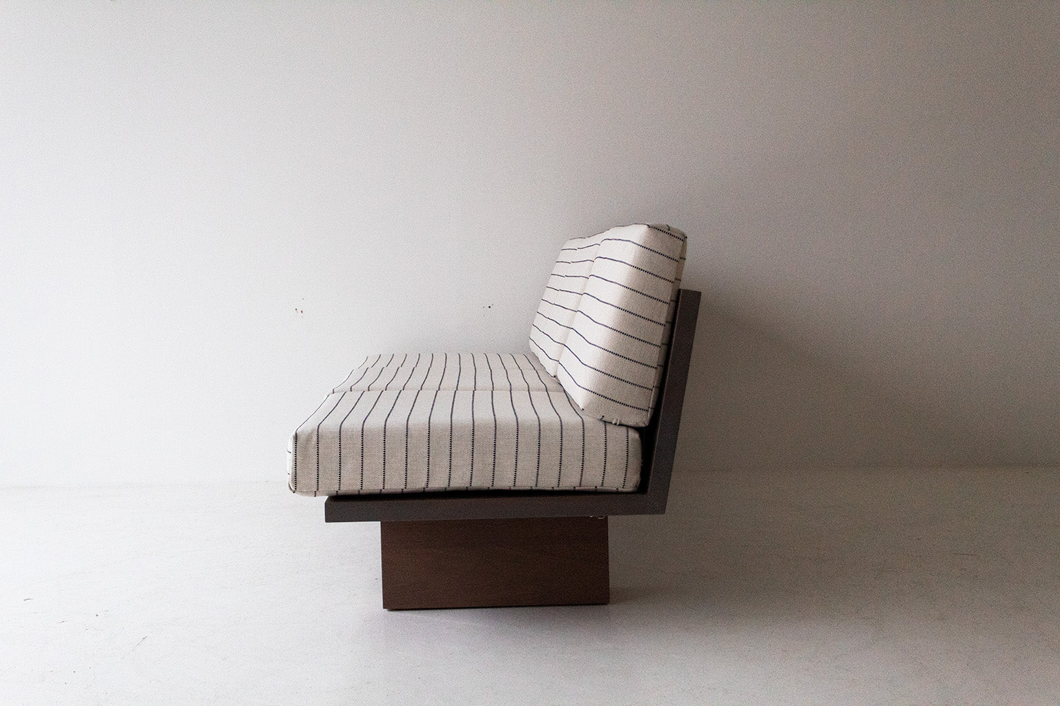 Suelo-Outdoor-Armless-Sofa-08