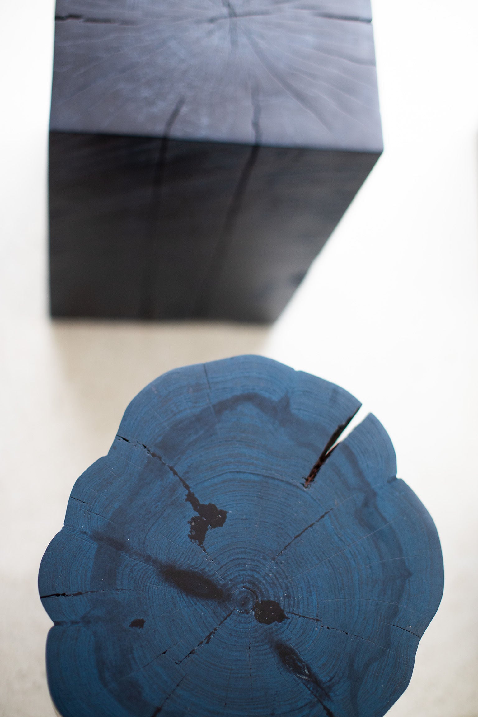 Tree-Stump-Table-Denim-Blue-04