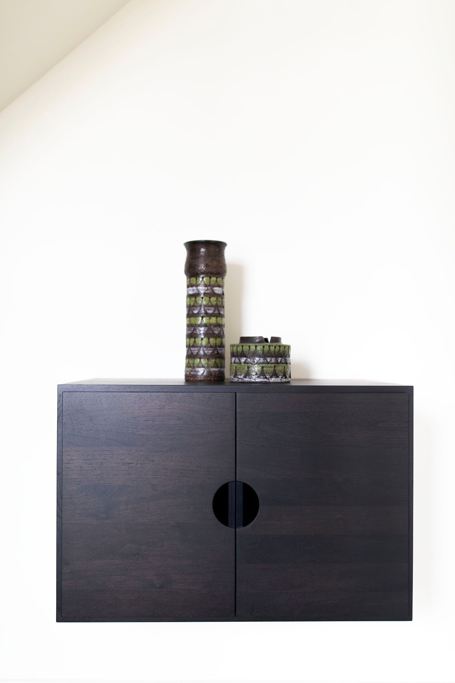 floating-side-table-03