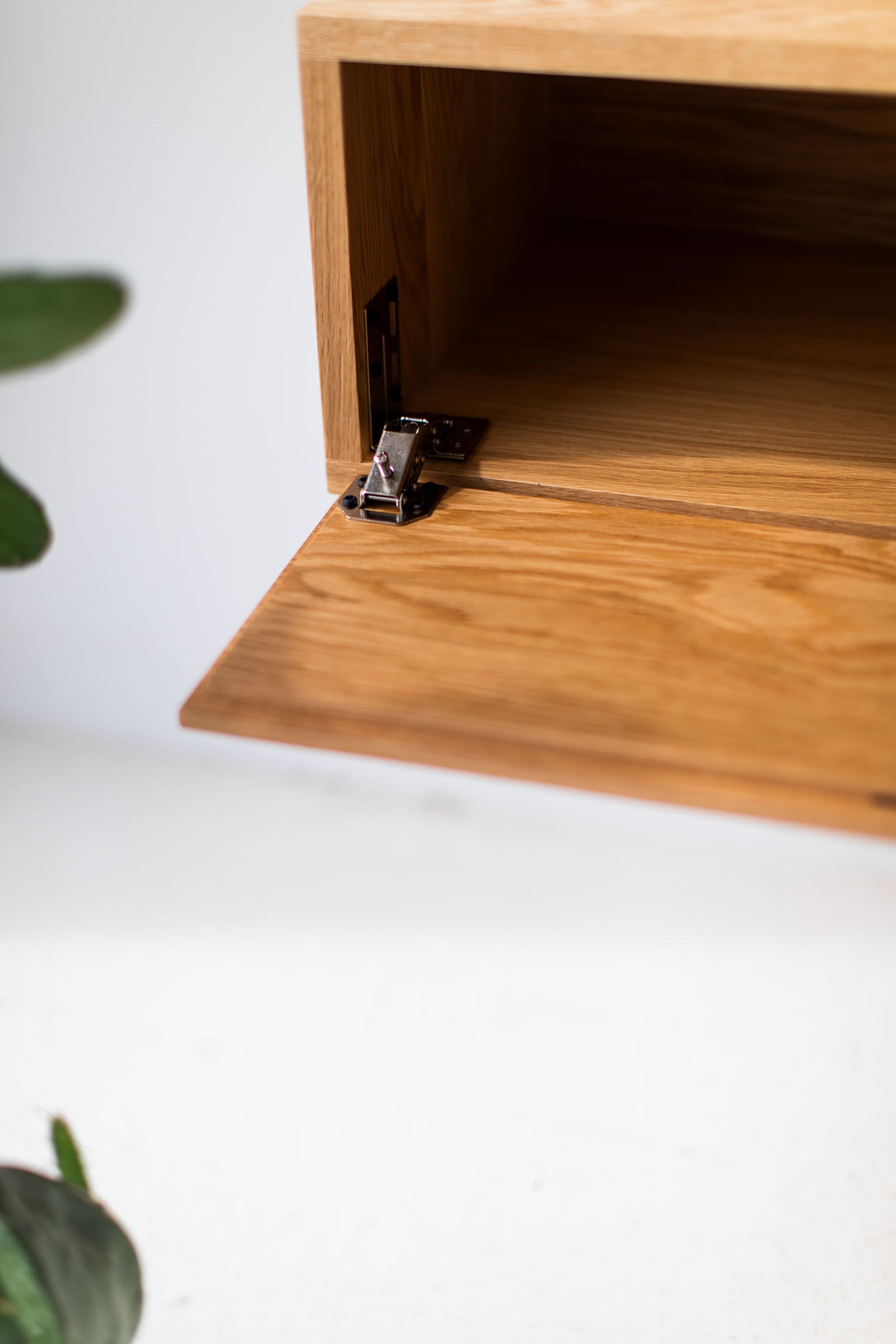 simple-floating-nightstand-06