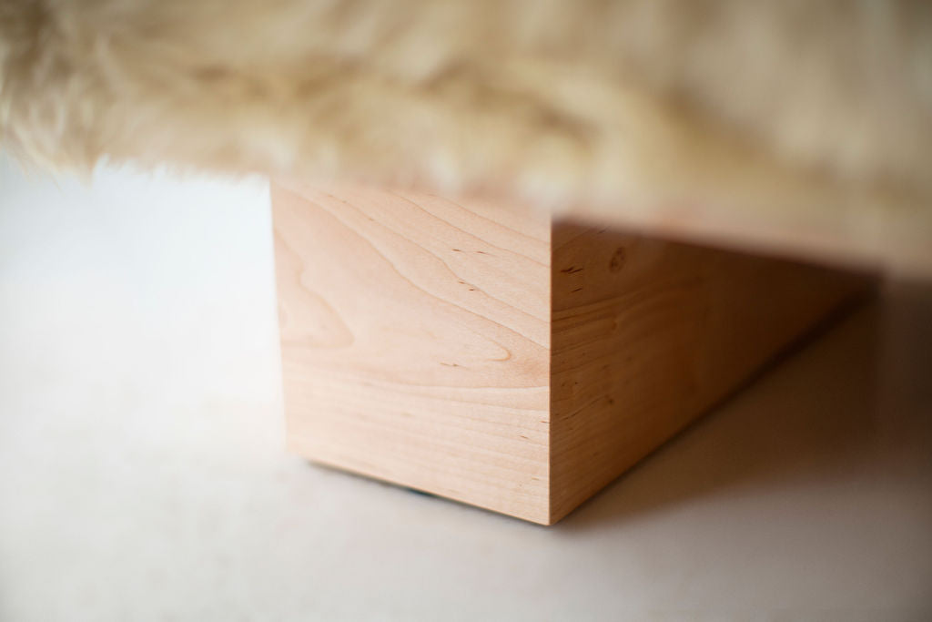 Big Fur Suelo Bench, Image 08
