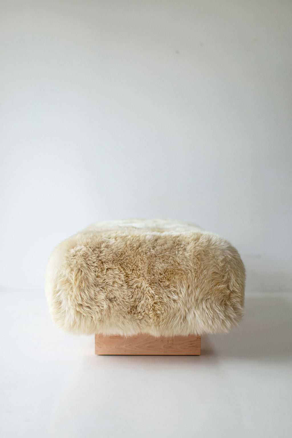 Big Fur Suelo Bench, Image 09