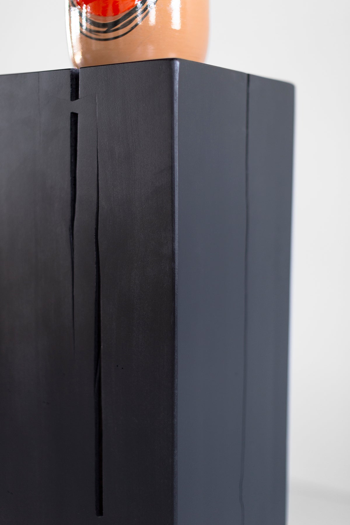 Black-Art-Plinth-04