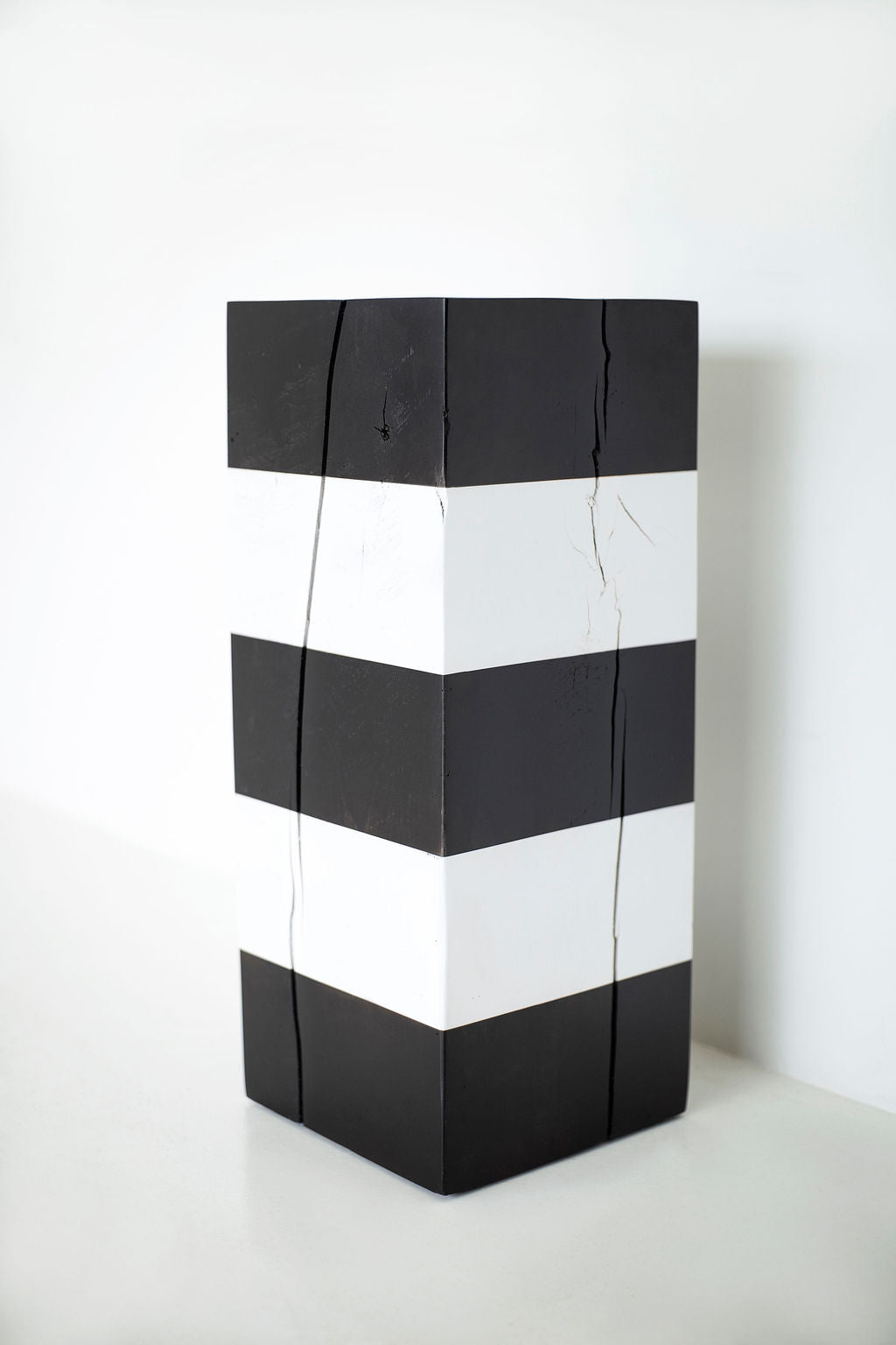 Black White Art Pedestal, Image 08