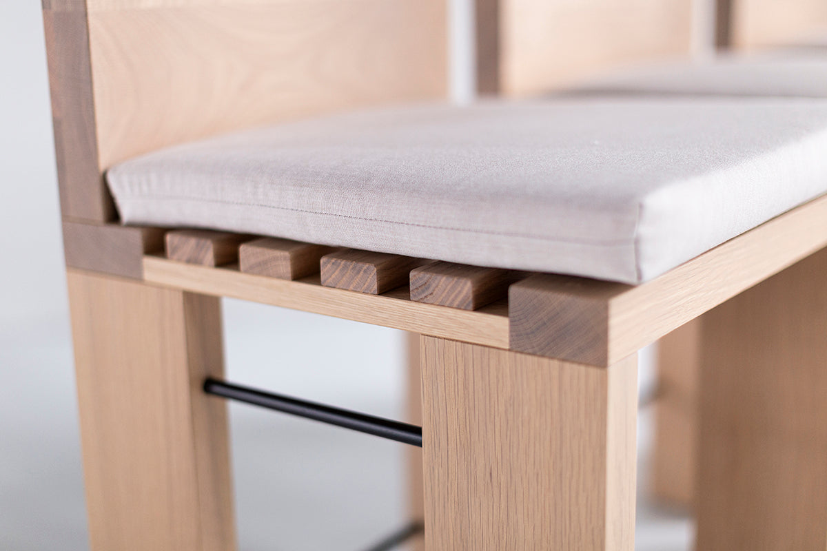 Bleached-Oak-Counter-Stools-Chile-04
