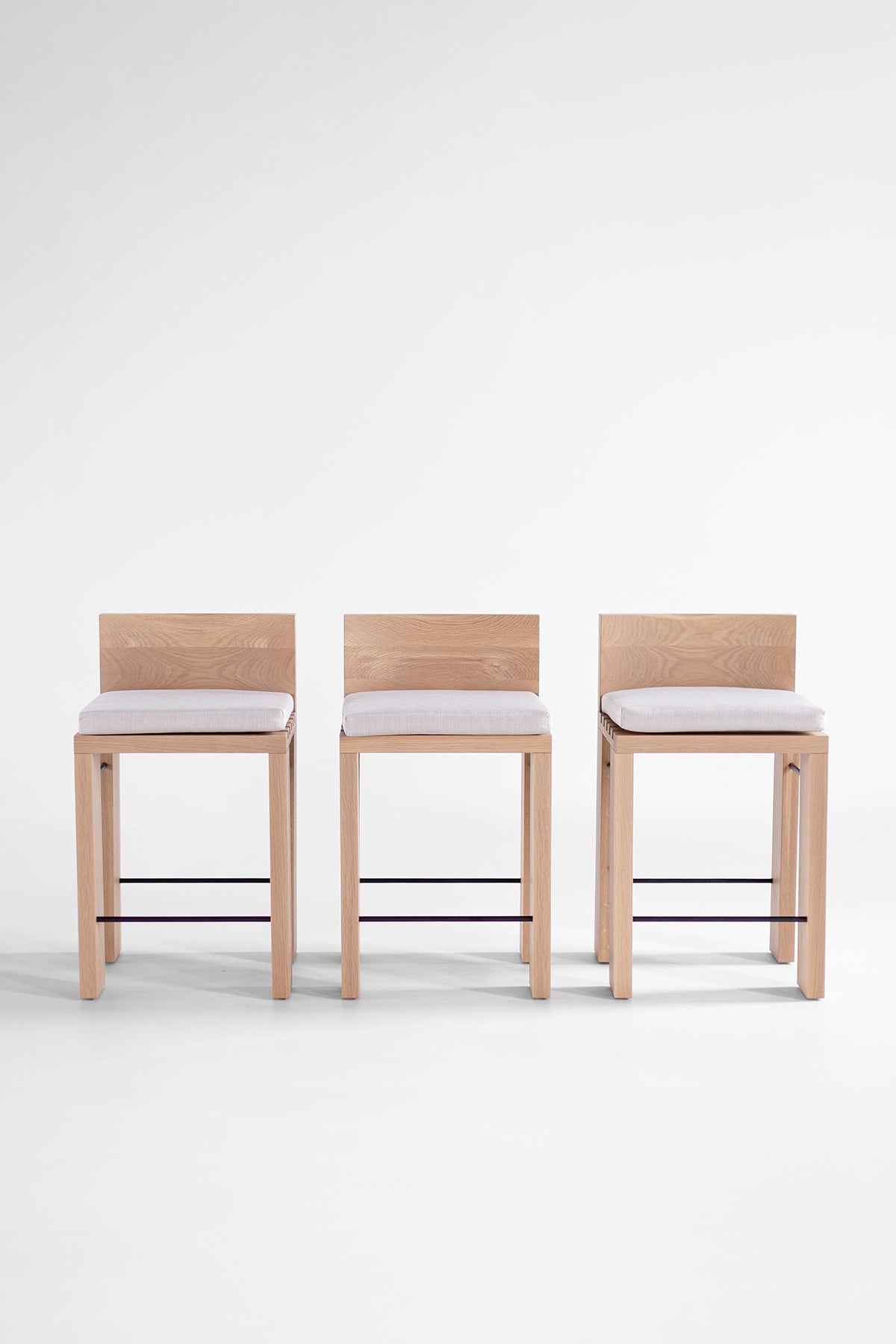 Bleached-Oak-Counter-Stools-Chile-07