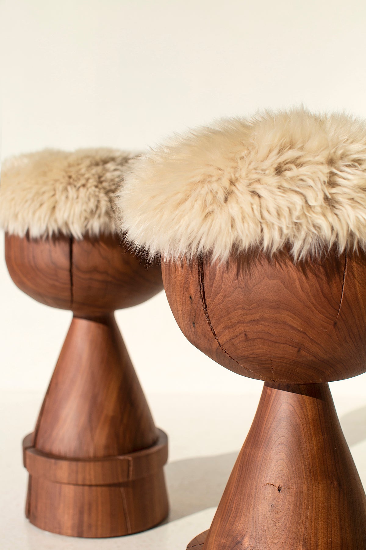 Boca Counter Stool Walnut Sheepskin Image 02