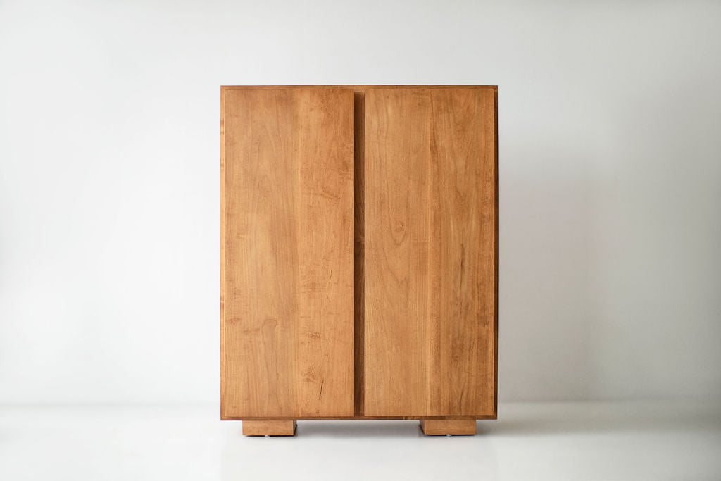Carsen Cabinet Maple, Image 01