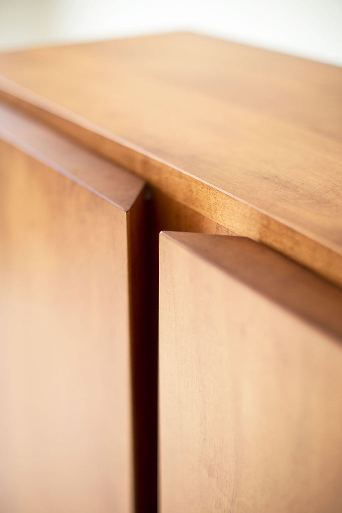 Carsen Cabinet Maple, Image 05