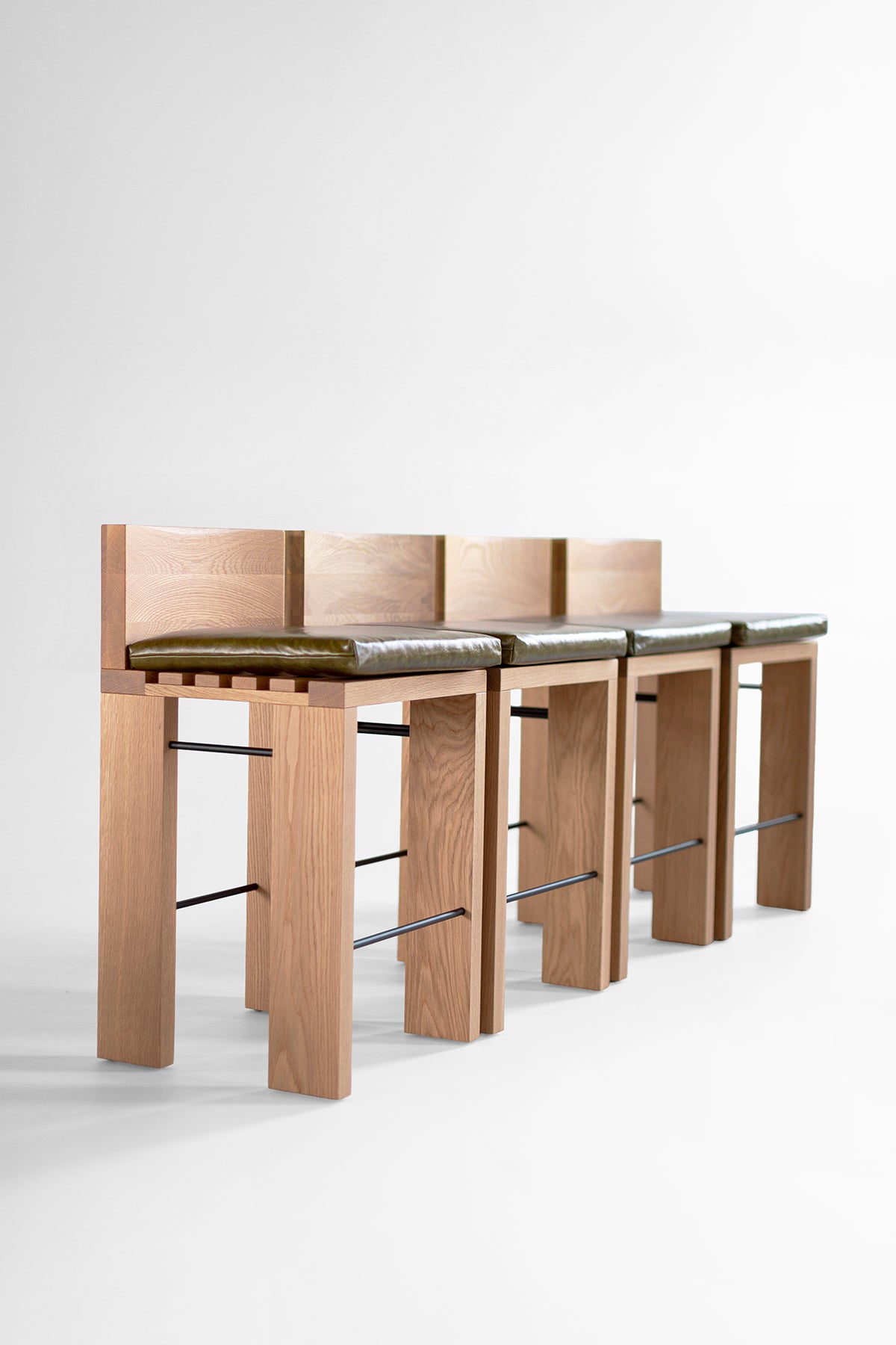 Modern-Bar-Stool-Leather-Seat-Chile-03