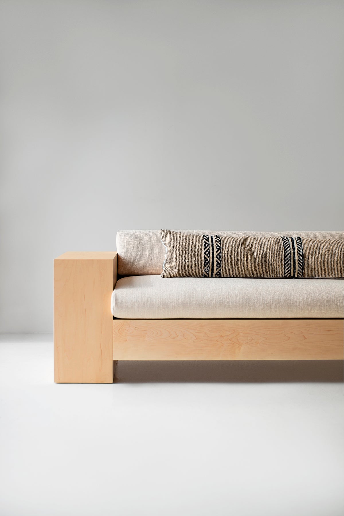 Modern-Maple-Mondo-Sofa-07