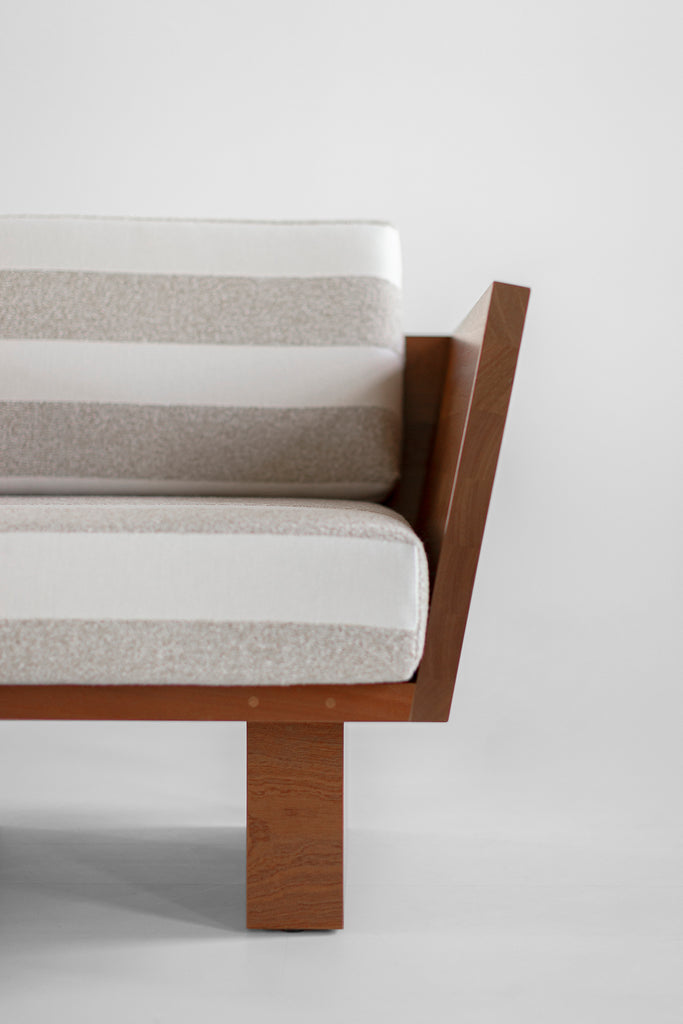 Outdoor-Lounge-Chair-Striped-Fabric-Suelo-06