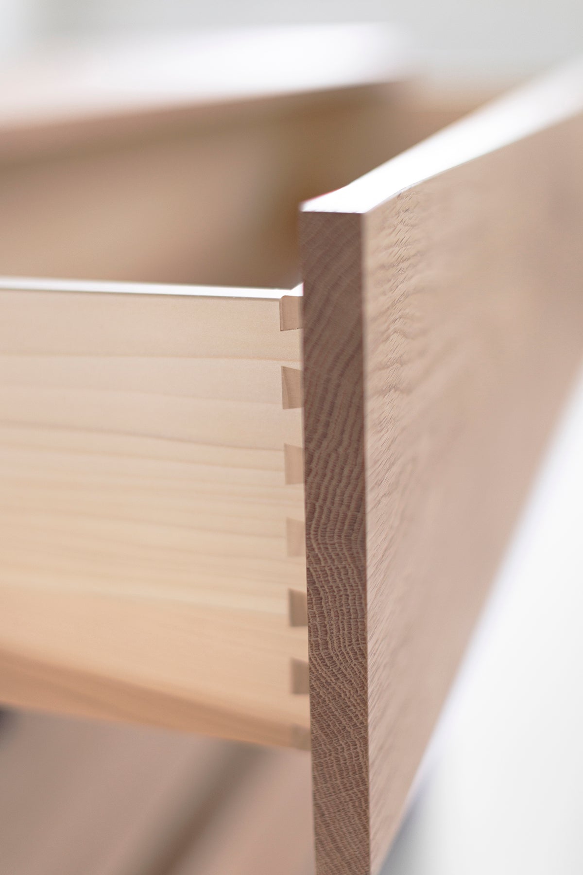 Santa-Fe-Small-Dresser-White-Oak-05