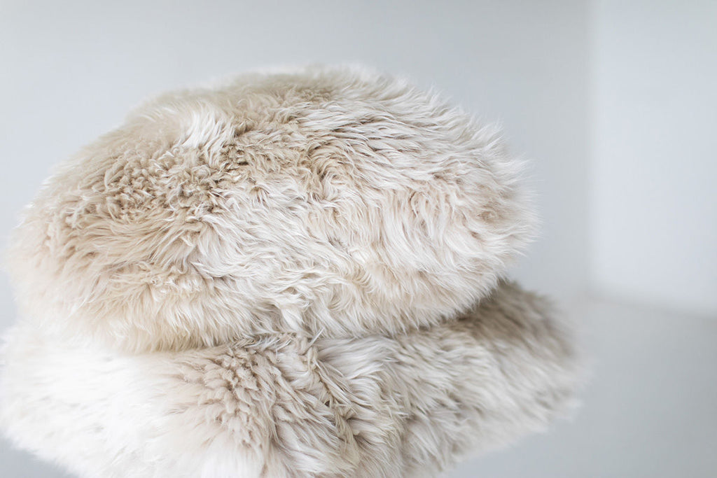 Shearling-Fur-Pillow-Double-Sided-01