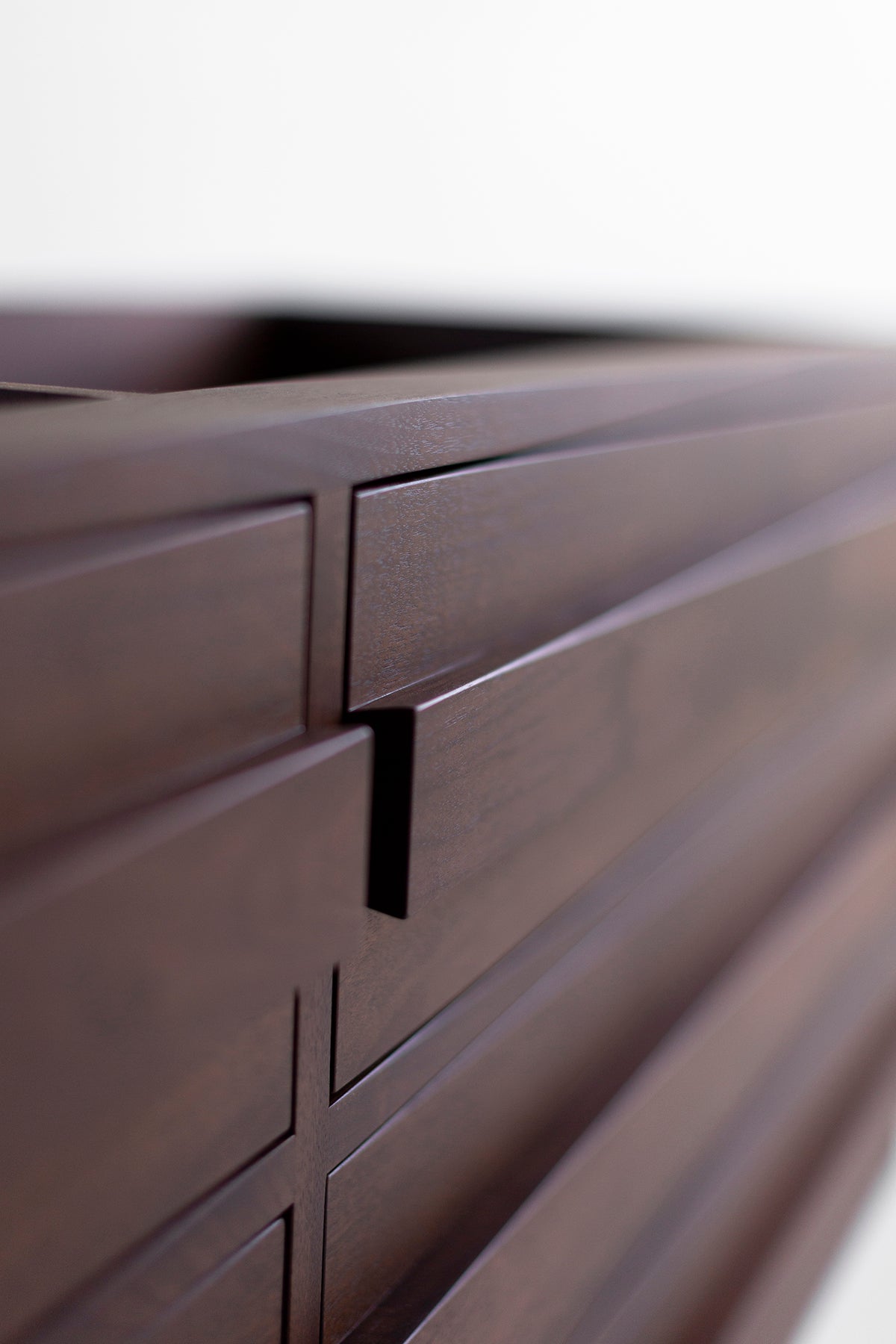 Walnut-6-Drawer-Vanity-02