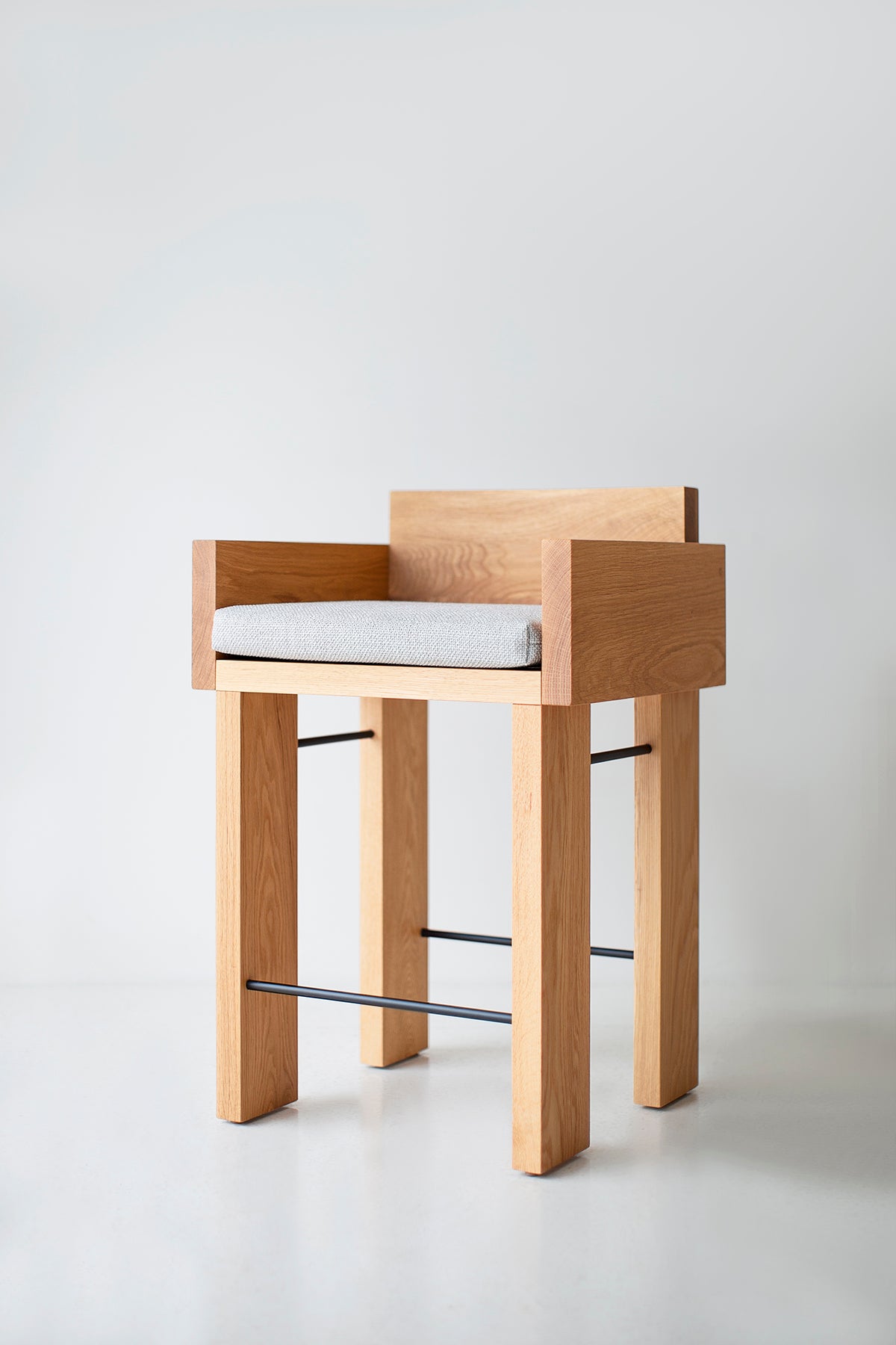 White-Oak-Chile-Counter-Stools-Arms-011