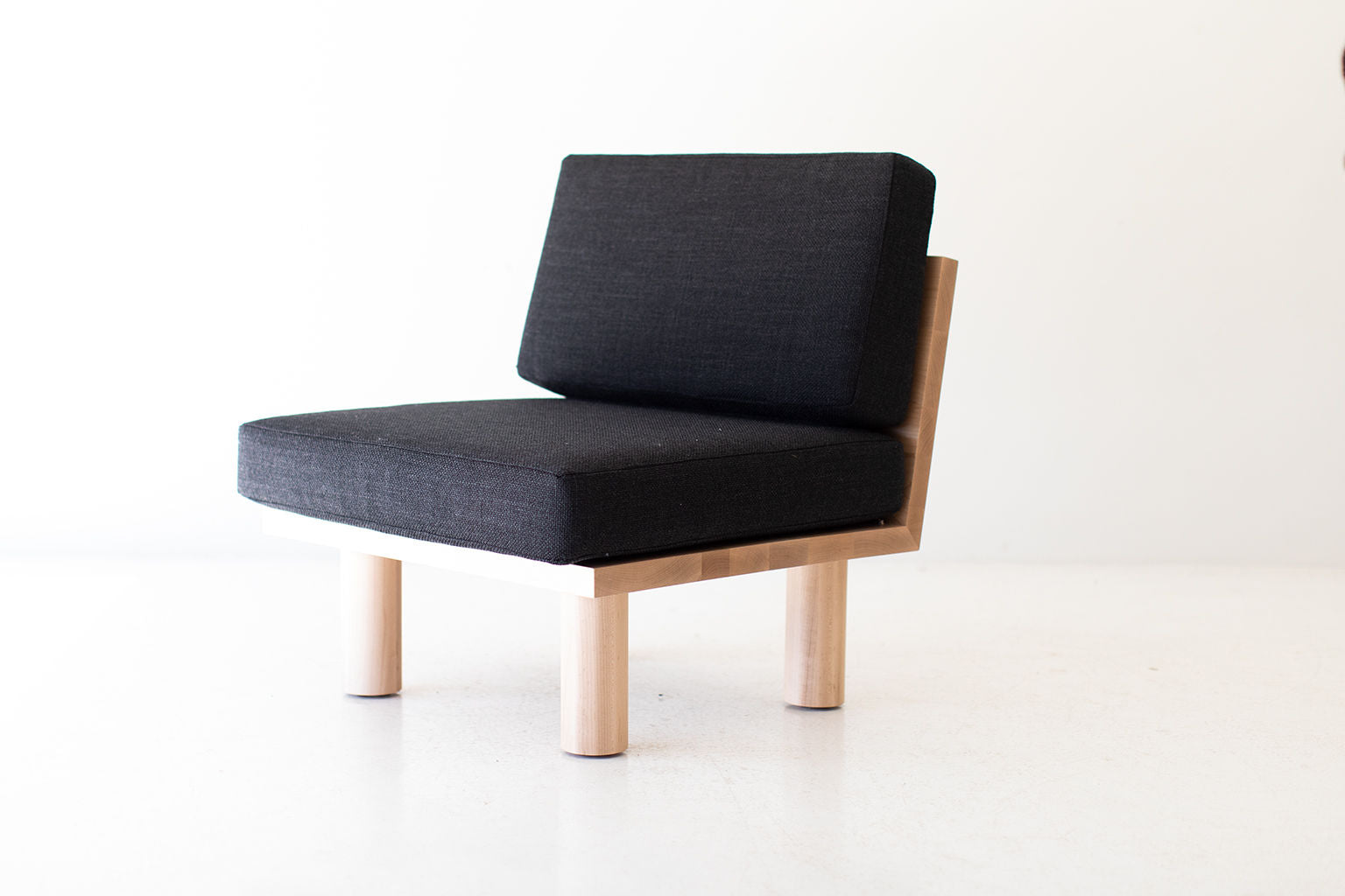 Modern-Suelo-Side-Chair-Turned-Leg-1
