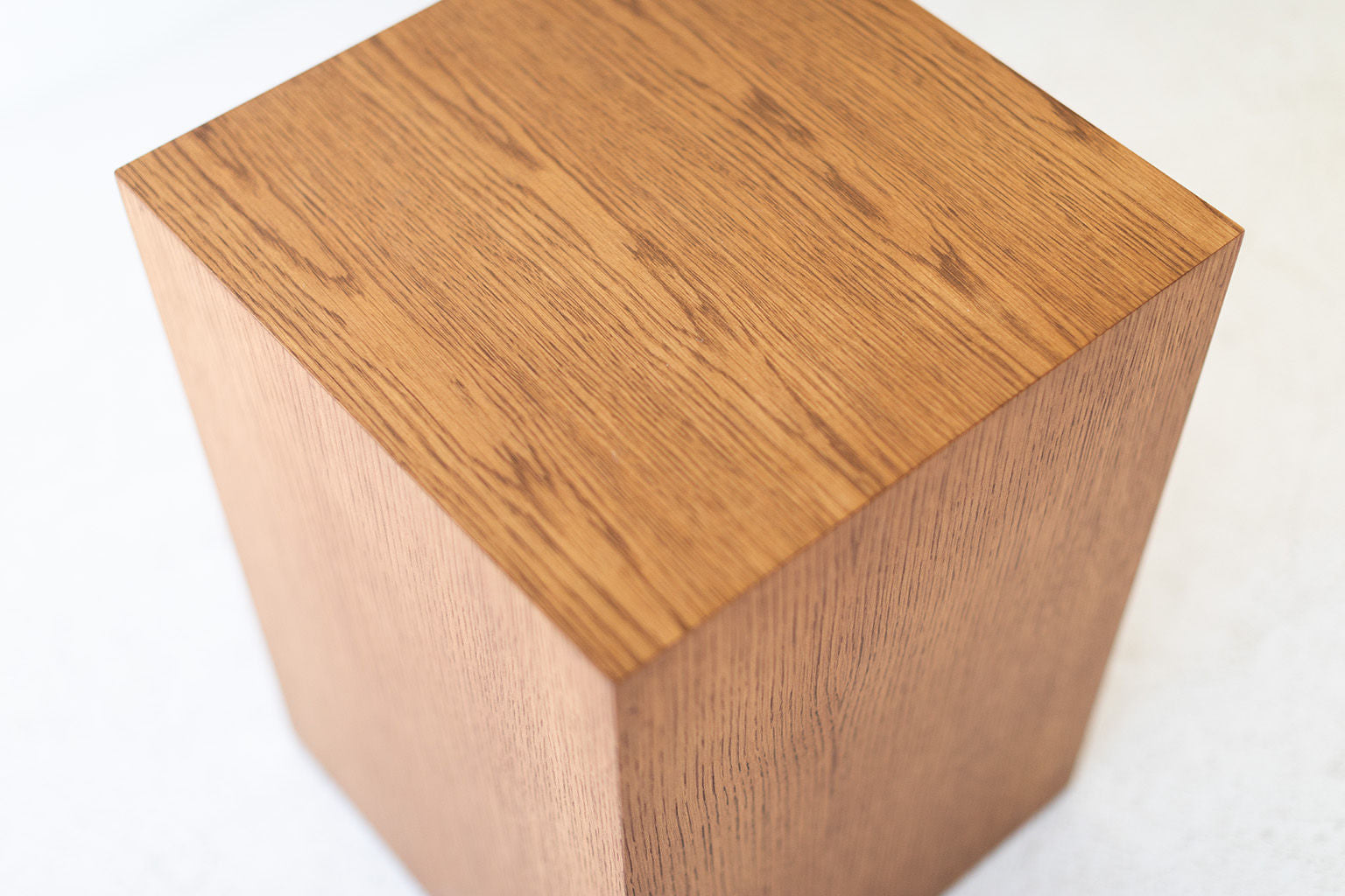 Modern-Wood-Side-Table-Oak-02