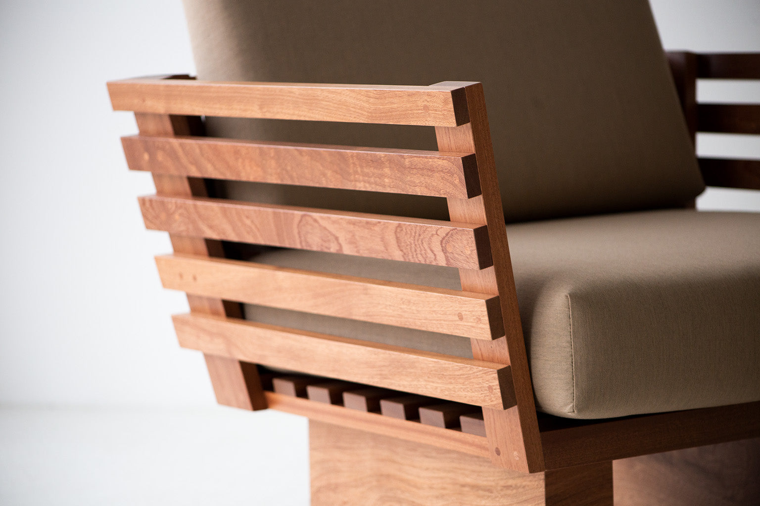 Outdoor-Lounge-Chair-02