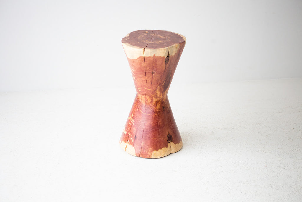 Sculpted-Stump-Table-Hourglass-10