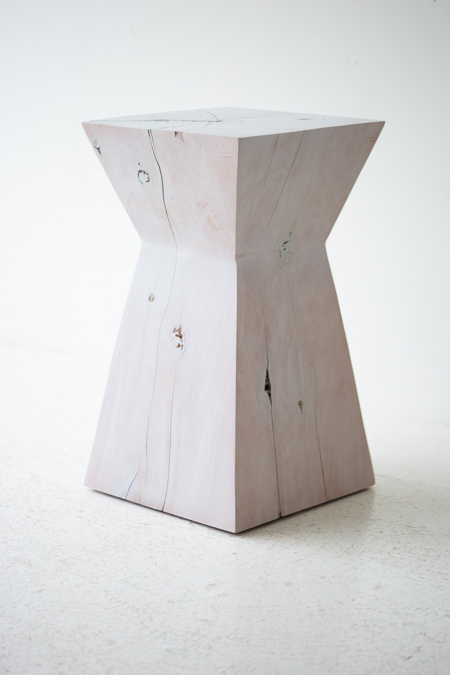 sculpted-stump-table-sol-10
